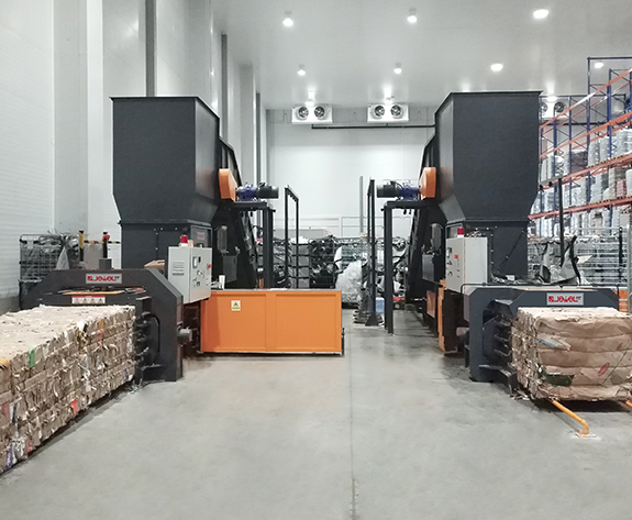 Automatiserad hanteringslösning för avfallsförpackningar vid Rysslands ledande logistikcenter för stormarknader